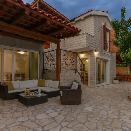 Vacation House/kuca Za Odmor Vortex Villa Kaštela